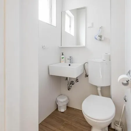 Apartment Ferienwohnung * פולה