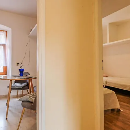 Apartment Ferienwohnung * פולה